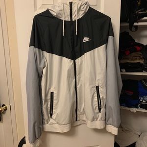 Nike Windbreaker White/Black/Grey